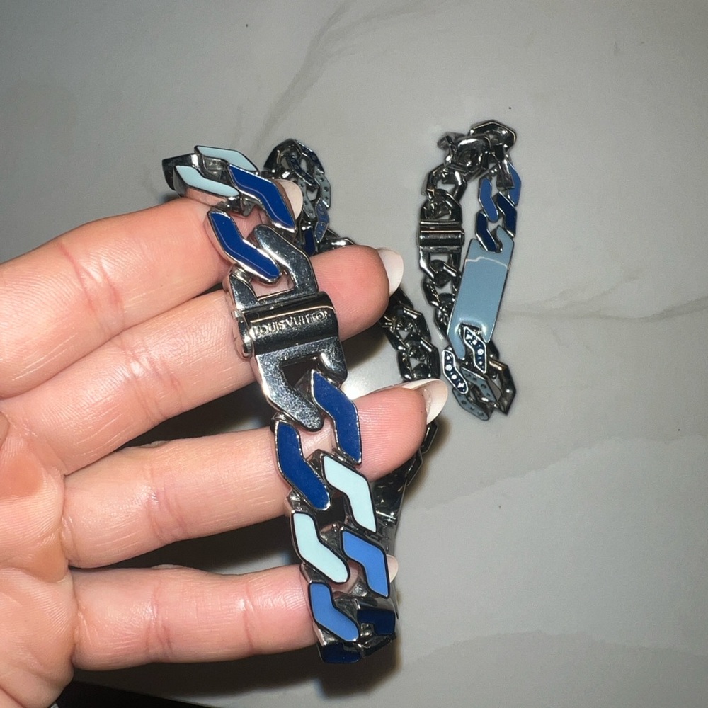 Louis Vuitton LV Chain Links Blue and Silver Necklace and Bracelet Set - Picture 5 of 12